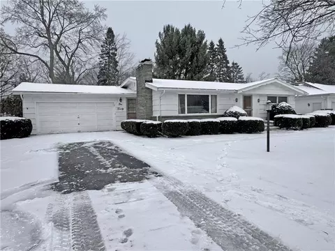 120 Maybrooke Rd, Rochester, NY 14618