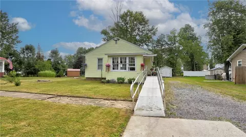 58 Walnut St, Seneca Falls, NY 13148