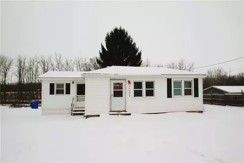 16302 Ridge Rd W, Murray, NY 14470