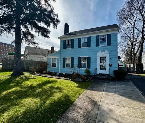 29 Westmoreland Dr, Rochester, NY 14620