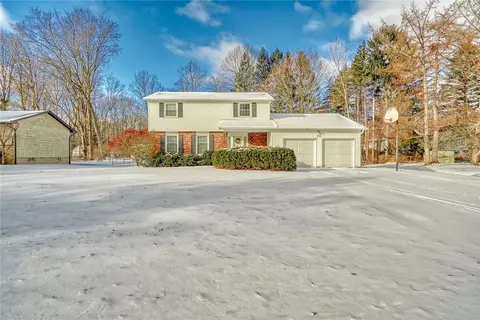 753 S Huckleberry Way, Webster, NY 14580