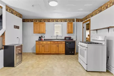 8 Joy St, Lyons, NY 14489 photo 6