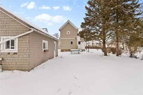 8 Joy St, Lyons, NY 14489 photo 5