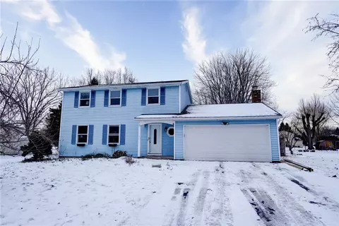 1349 Robin Hood Ln, Webster, NY 14580