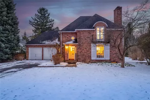 153 Edgeview Ln, Rochester, NY 14618