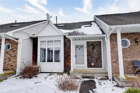 7 Dewitt Clinton Ln, Rochester, NY 14606