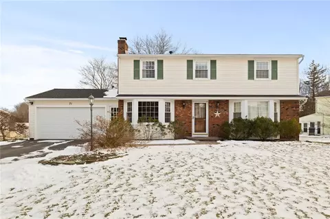 71 Maple Hill Farm Rd, Penfield, NY 14526