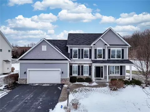 330 Franlee Ln, Victor, NY 14564