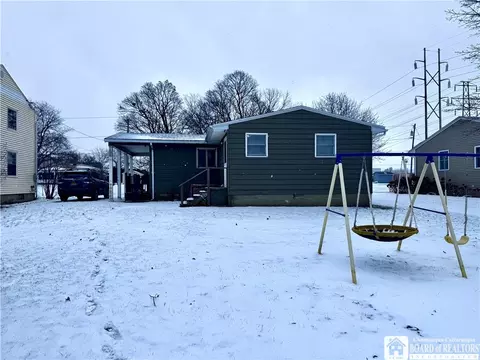 Exterior - 851 Jackson St, Dunkirk, NY 14048 photo 2 of 3