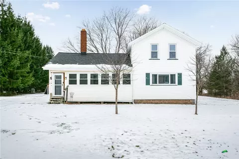 2124 Kendall Rd, Kendall, NY 14476