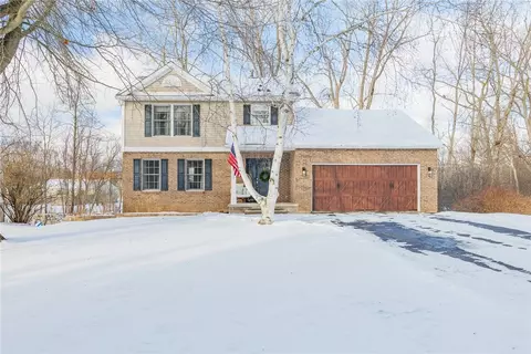 131 Battle Green Dr, Chili, NY 14624
