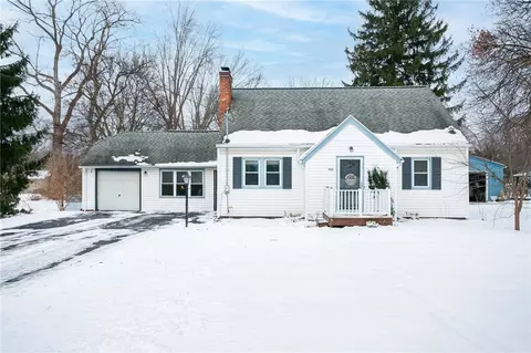 332 Westside Dr, Gates, NY 14624