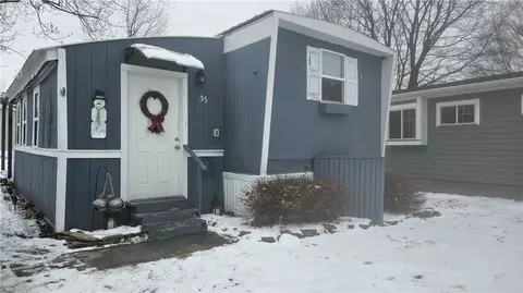 35 Alice Ln, Brockport, NY 14420