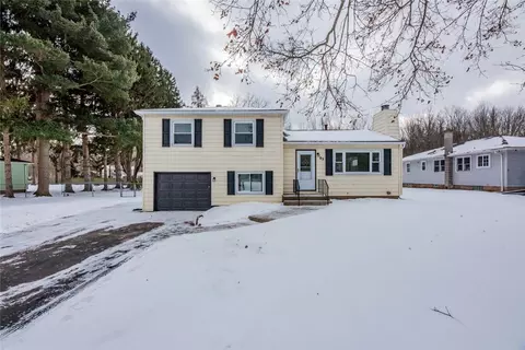 83 Helmar Dr, Ogden, NY 14559