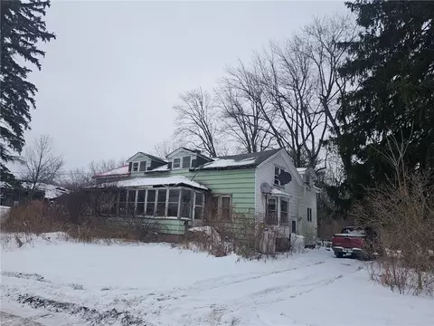 5298 Vanhoute Rd, Sodus, NY 14551