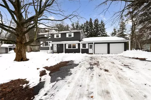 655 Cumberland Way, Webster, NY 14580