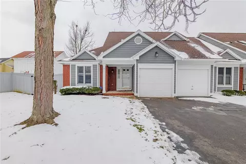 7 Packetts Grv, Perinton, NY 14450
