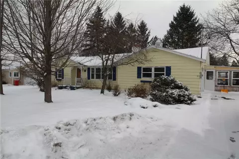43 Canandaigua St, Shortsville, NY 14548