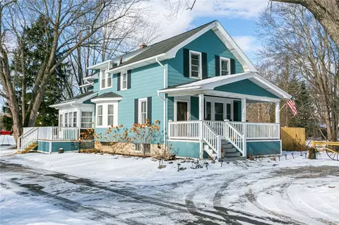 495 Coldwater Rd, Gates, NY 14624