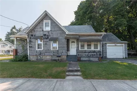 725 Bay St, Rochester, NY 14609
