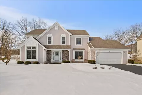 5 Wolfboro Dr, Perinton, NY 14450