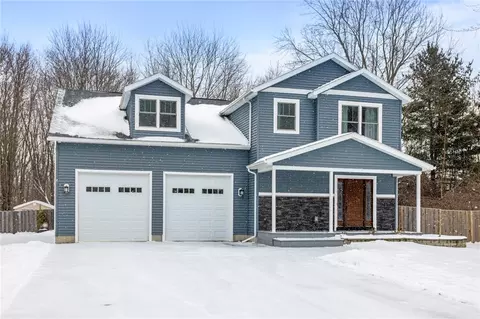 9289 Robbins Rd, Le Roy, NY 14482