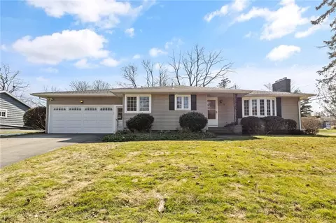 11 Kings Ln, Irondequoit, NY 14617