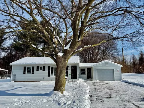 216 Coleman Ave, Ogden, NY 14559