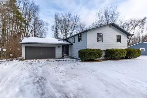 2131 Evergreen Ln, Ontario, NY 14519