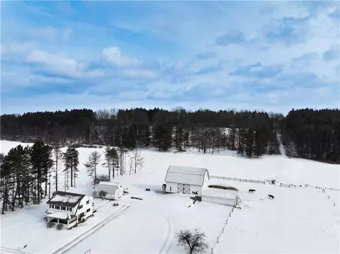 2448 Route 414, Galen, NY 14433
