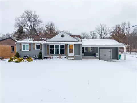 4683 Parker Rd, Hamburg, NY 14075