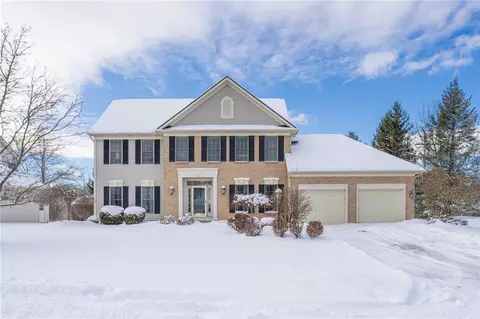1 Delancey Ct, Pittsford, NY 14534