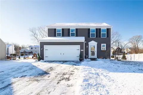 1139 Harlowe Ln, Farmington, NY 14425