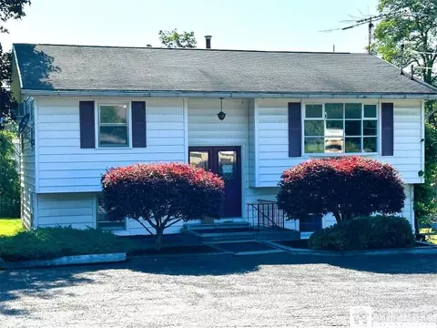7 Jackson Ave, Ellicott, NY 14701