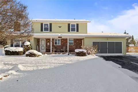 70 Covered Bridge Cir, Greece, NY 14612