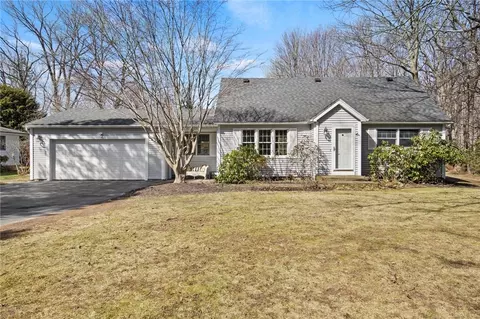 460 Thomar Dr, Webster, NY 14580