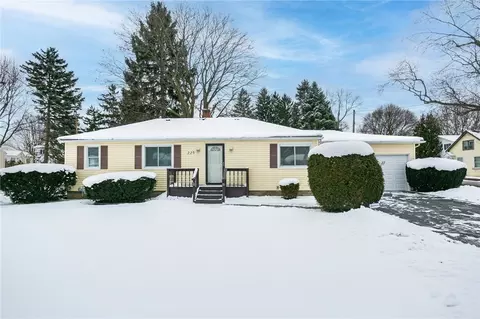 225 Waldorf Ave, Gates, NY 14606