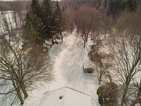 2182 Ridge Rd, Ontario, NY 14519