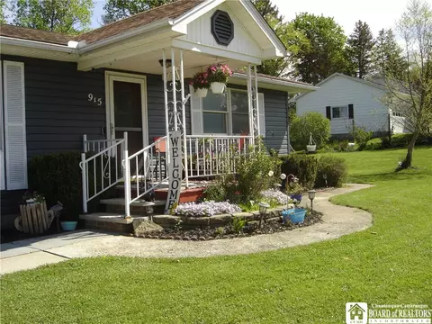 Exterior - 915 Prospect Ave, Olean, NY 14760 photo 4 of 12