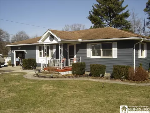 Exterior - 915 Prospect Ave, Olean, NY 14760 photo 2 of 12