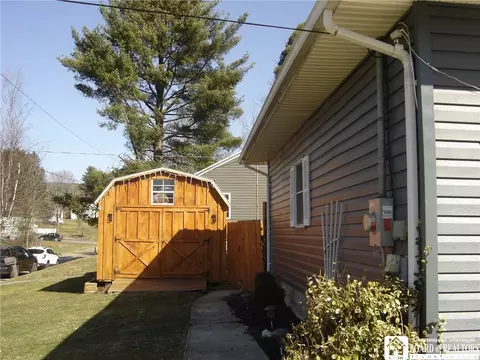 Exterior - 915 Prospect Ave, Olean, NY 14760 photo 11 of 12