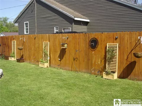 Exterior - 915 Prospect Ave, Olean, NY 14760 photo 7 of 12
