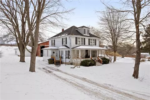 102 Twining Rd, Johnson City, NY 13790