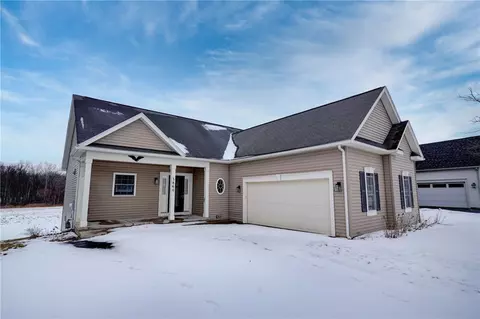 3860 Chatham Ln, Canandaigua, NY 14424