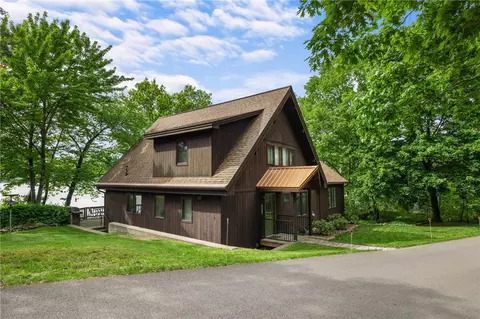 11995 E Lake Rd, Wayne, NY 14840