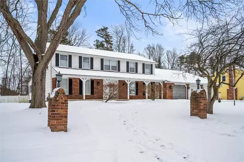 116 Crossroads Ln, Greece, NY 14612