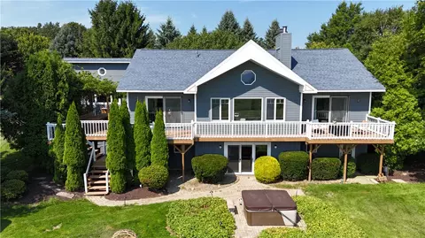 5206 Seneca Point Rd, Canandaigua, NY 14424
