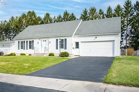 186 Kearney Dr, Irondequoit, NY 14617