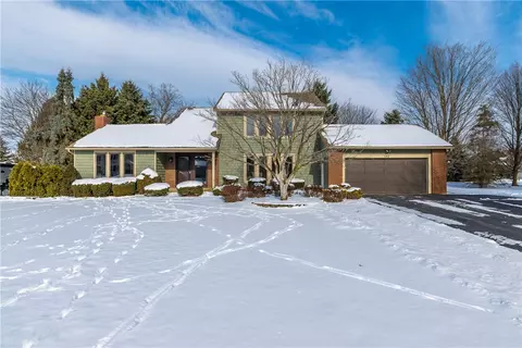 152 Guygrace Ln, Webster, NY 14580