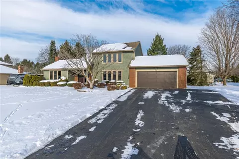 152 Guygrace Ln, Webster, NY 14580 photo 2